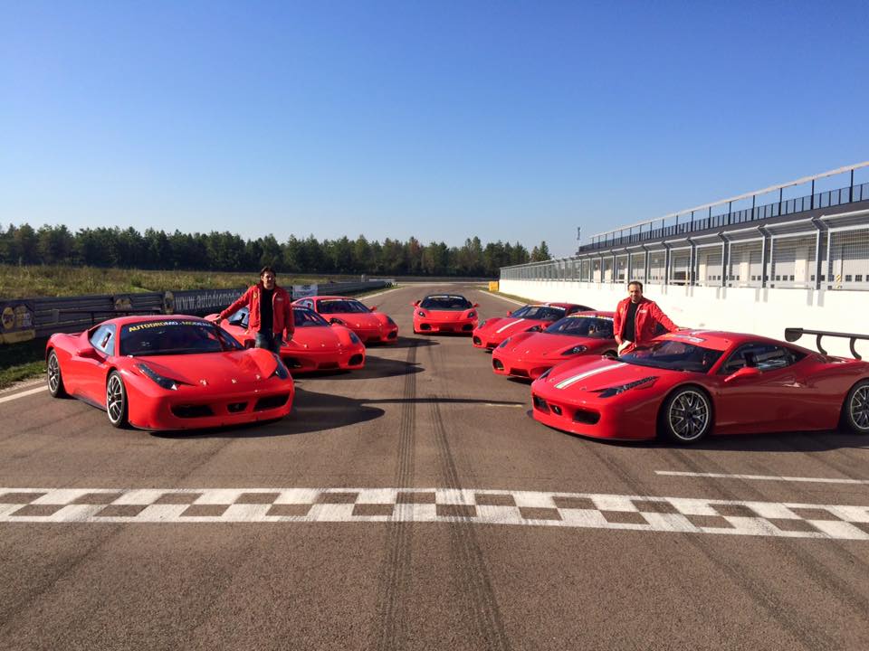Come guidare una Ferrari da competizione